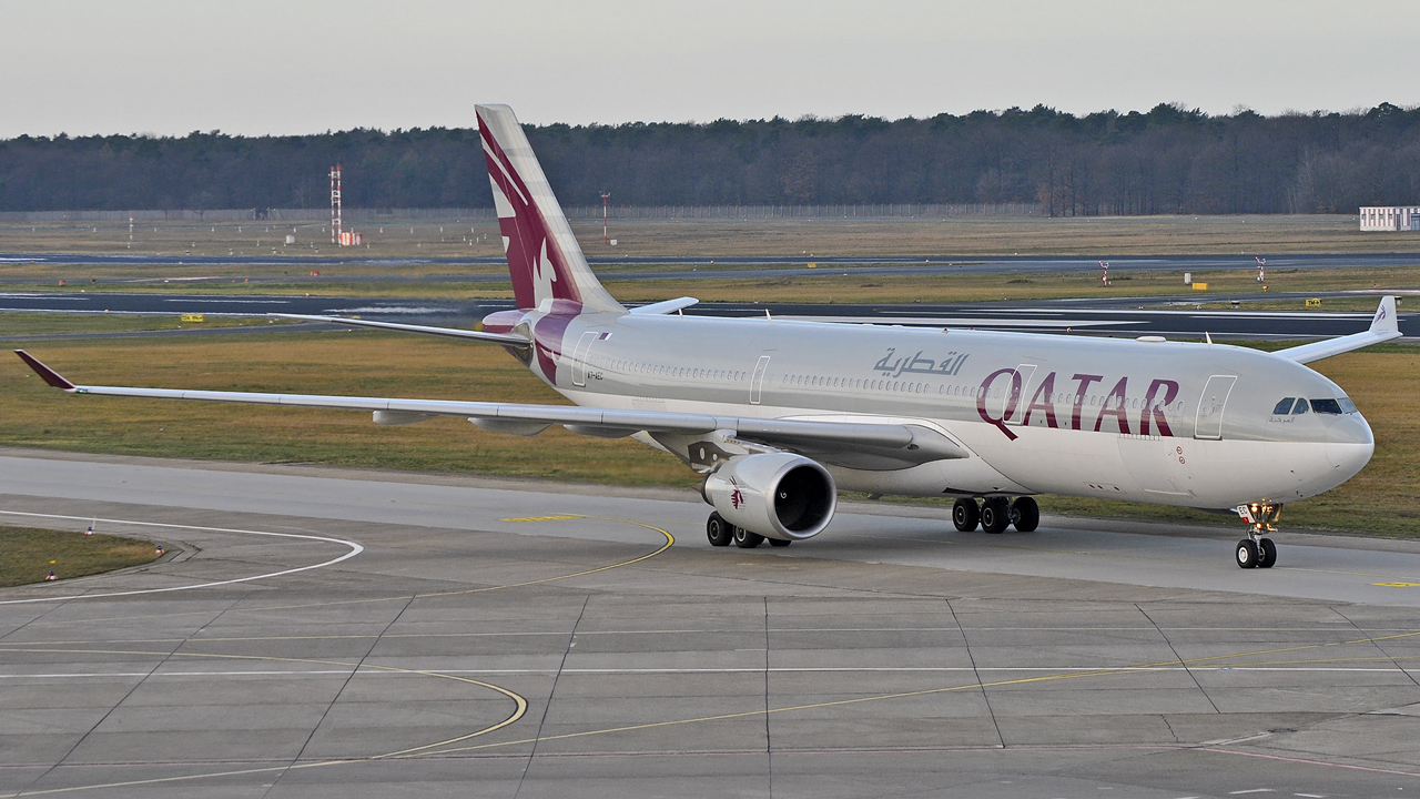 Qatar Airways / A330-300 / A7-AEC / Berlin-Tegel  / 19.12.2015